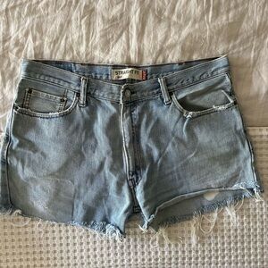 Vintage Levi's 505 cut off denim Jean Shorts. Waist 38